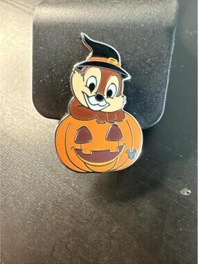 2026 Walt Disney World Wave A Hidden Mickey Chip Pin - Halloween